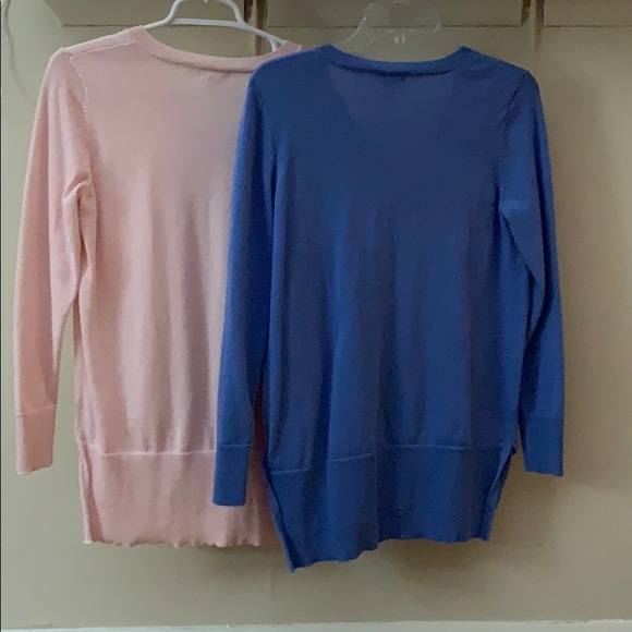 Women’s V Neck sweaters size small - Picture 6 of 7